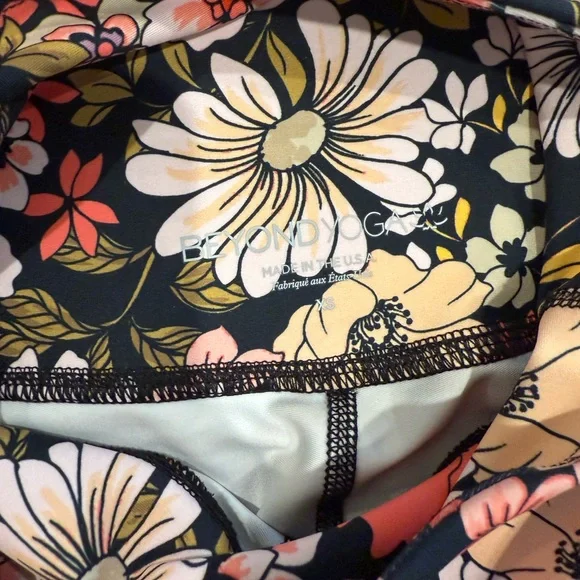Beyond Yoga Printed High-Waisted Midi Legging xs - Picture 4 of 4